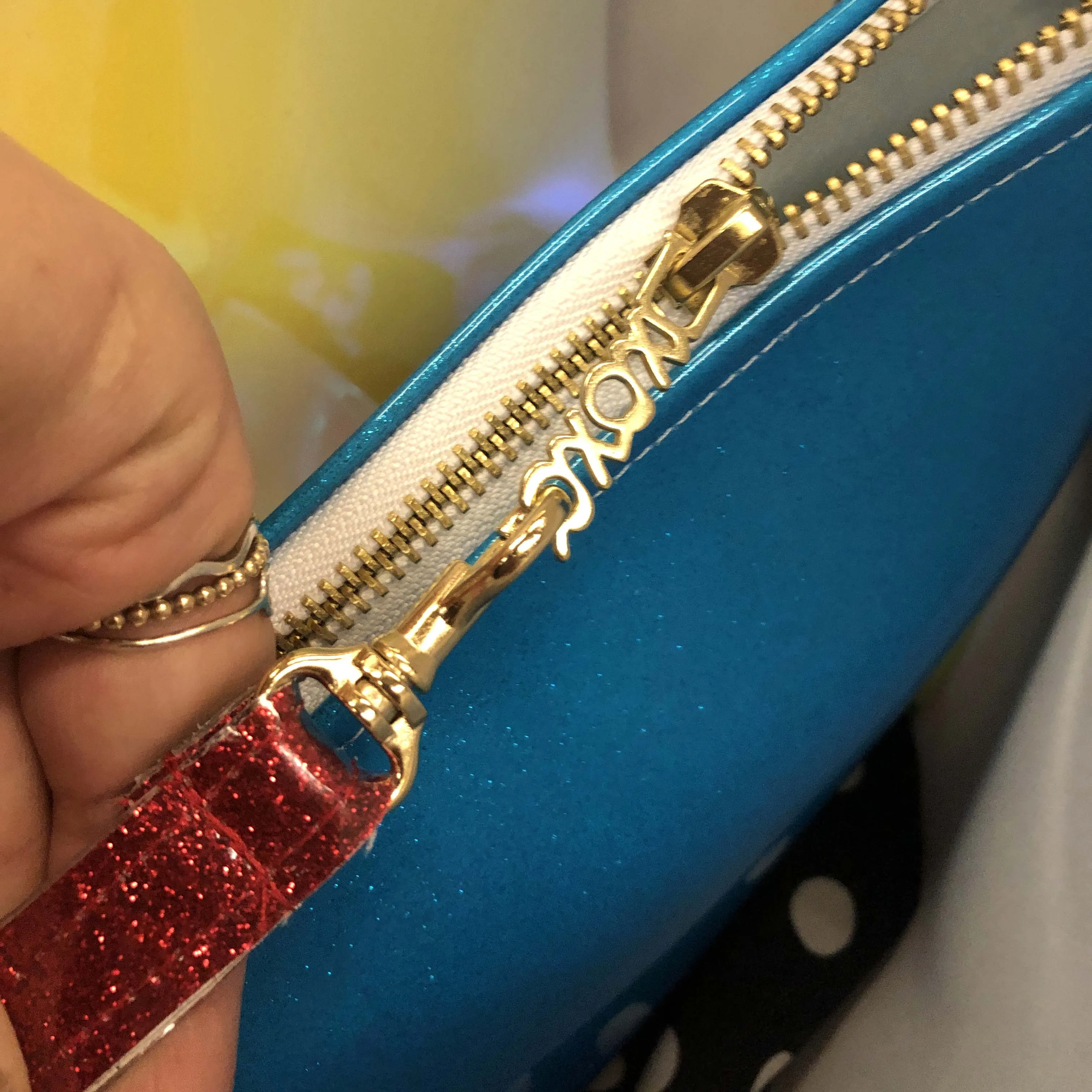 Green Glitter Cash Keychain Clutch! 💚✨